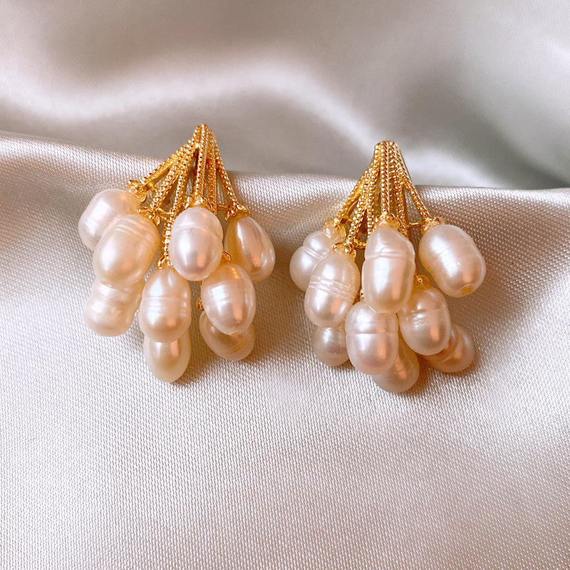 Elegant-Clustered-Pearls-Earrings 1