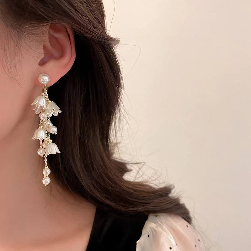 Pearls-and-Flowers-Tassel-Earrings 2