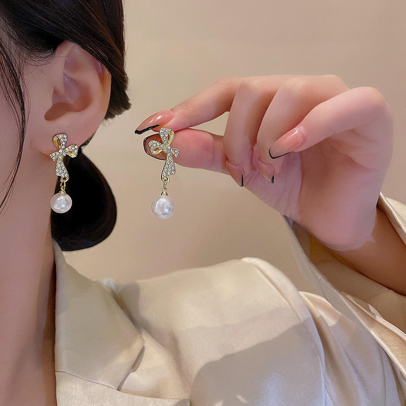 Rhinestone-Bow-Pearl-Drop-Earrings 2