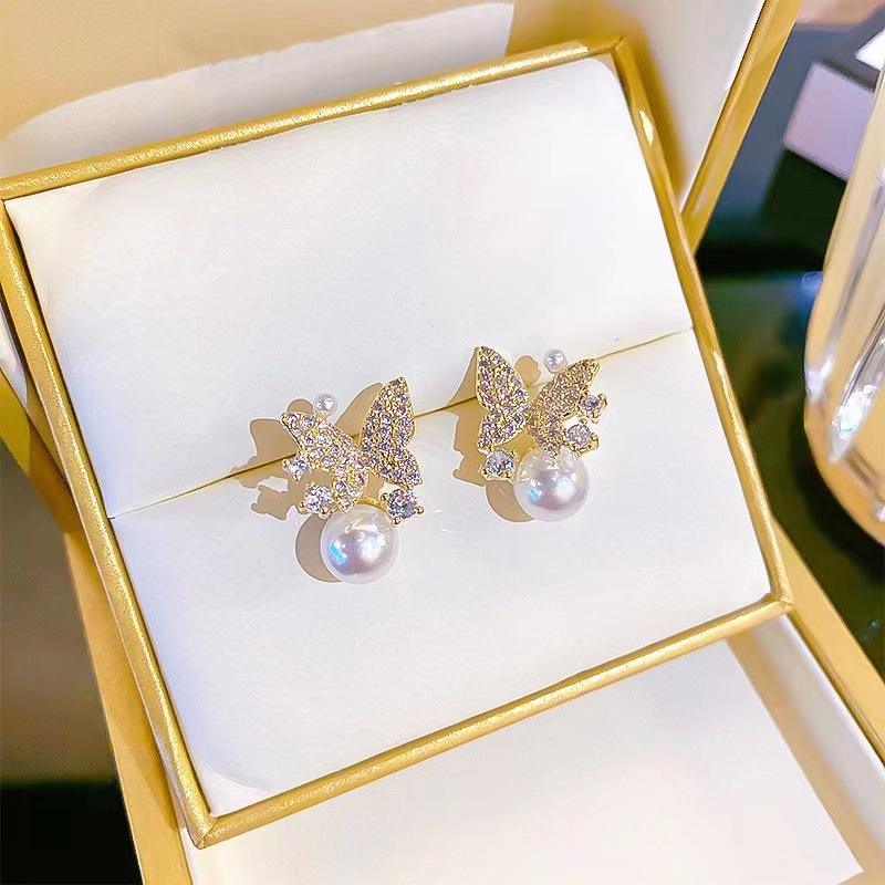 Rhinestone-Butterfly-Stud-Earrings 1