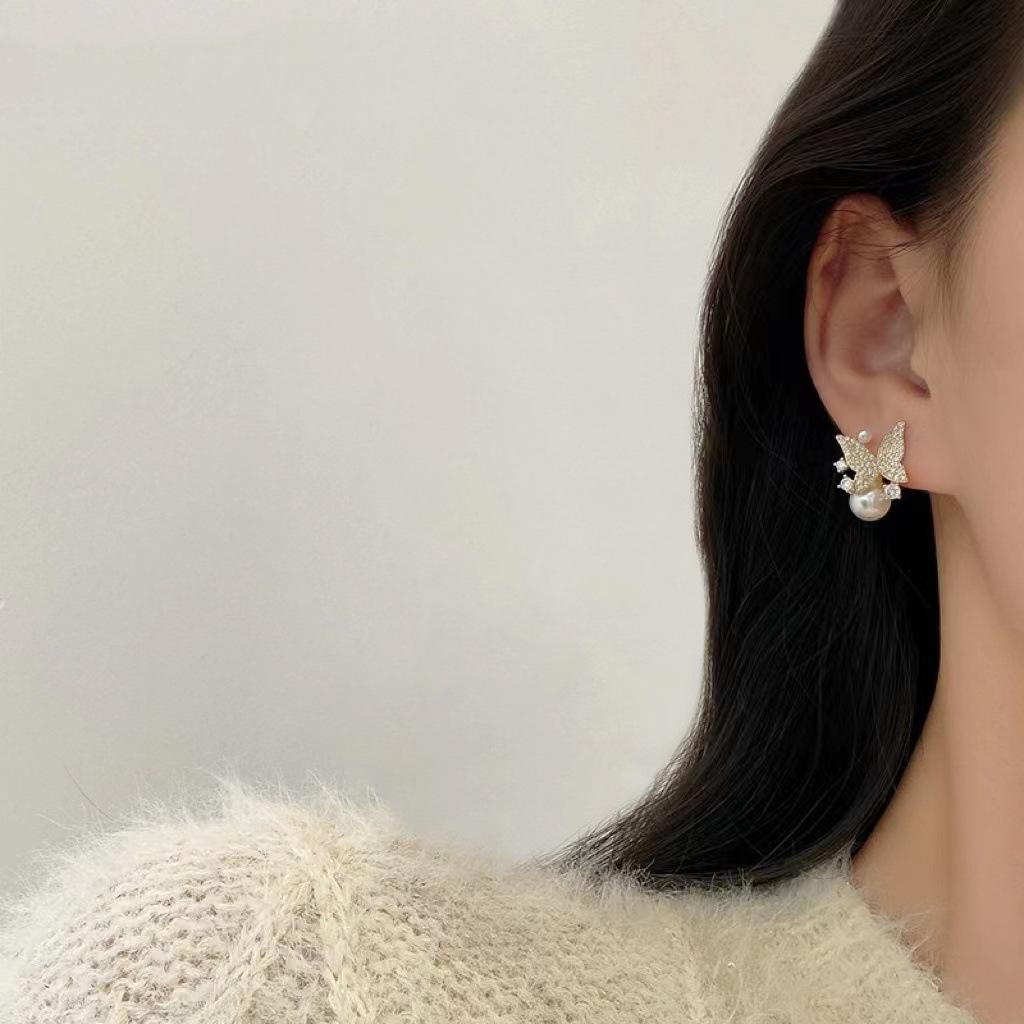 Rhinestone-Butterfly-Stud-Earrings 2