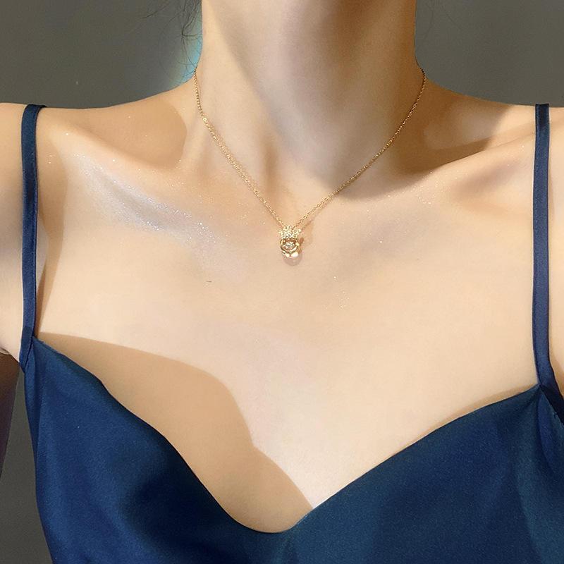 Royal Glow Crown Necklace 2