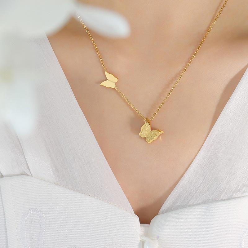 Twinned Wings Golden Necklace 1