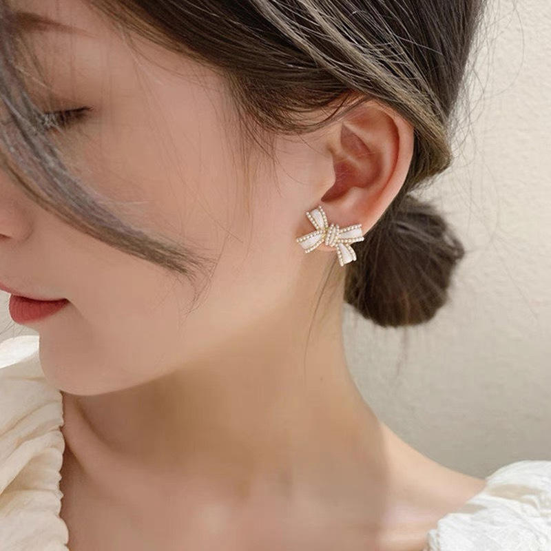 White-Pearls-Bow-Earrings 2