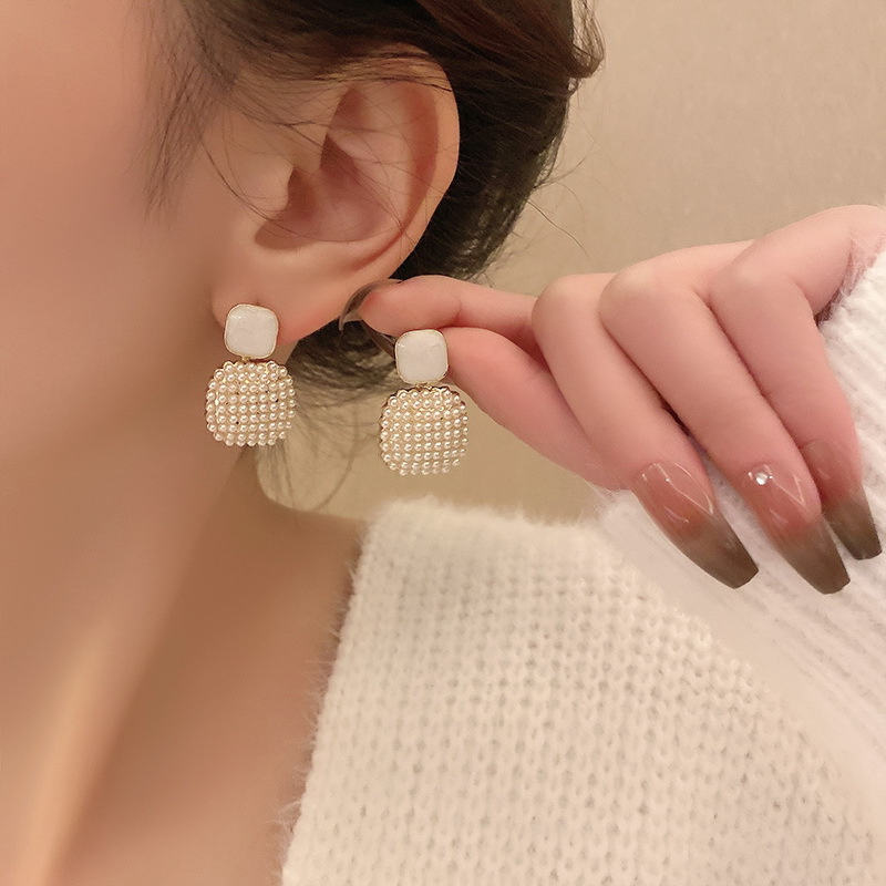 White-Square-Pearl-Earrings 2