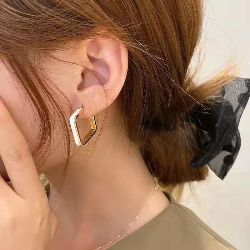 White-and-Gold-Square-Earrings 2