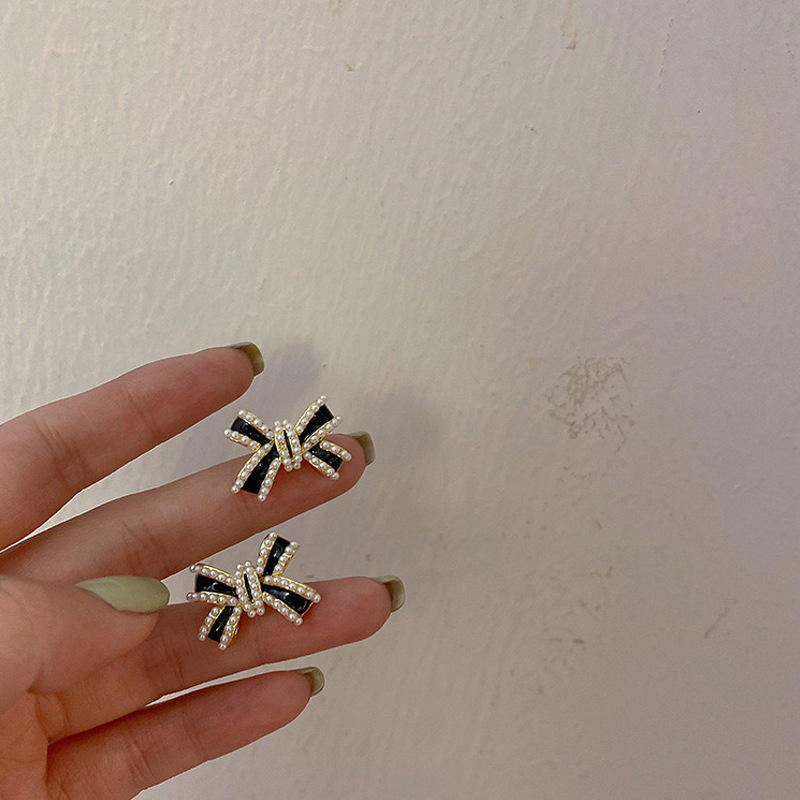 Beaded-Black-Bow-Earrings 1