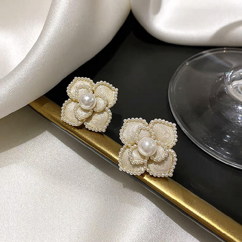 Beaded-Flower-Pearl-Earrings 3