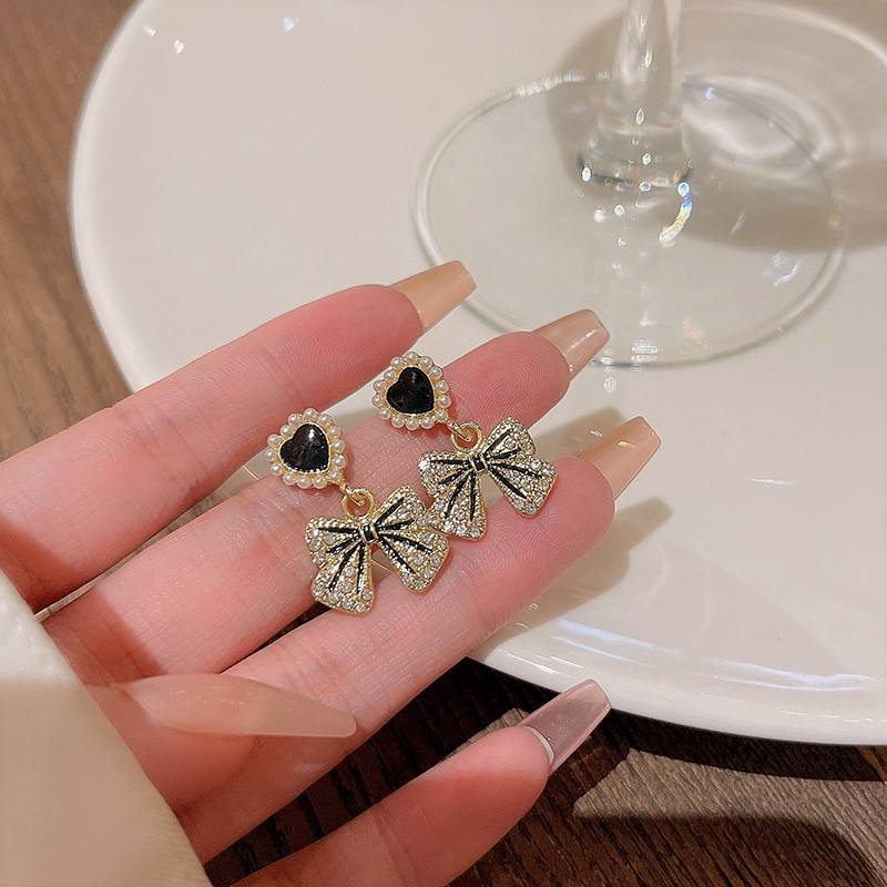 Beaded-Heart-Bow-Drop-Earrings 3