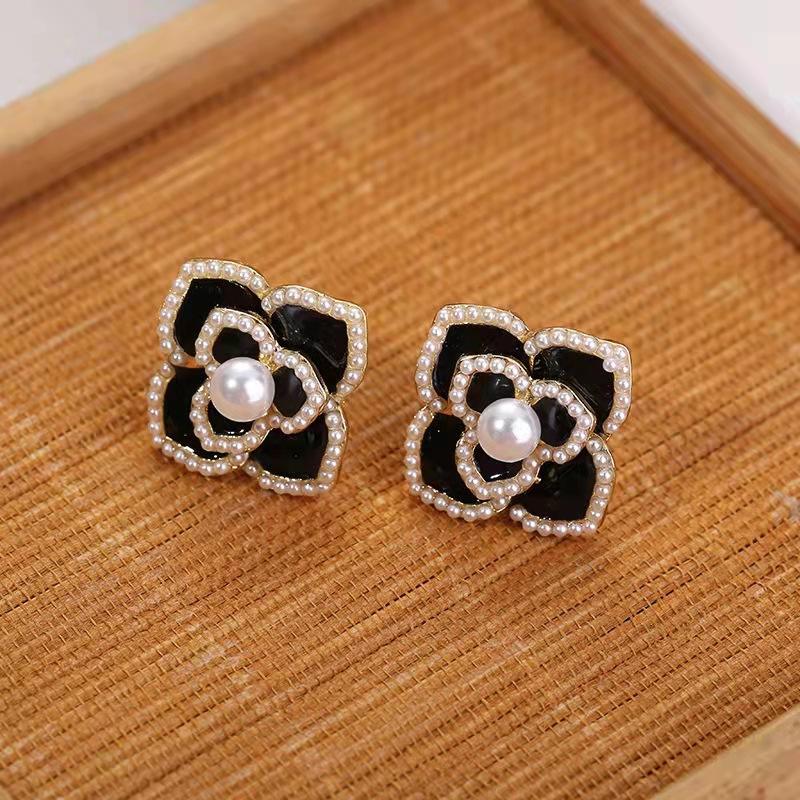 Black-Flower-Beaded-Earrings 1