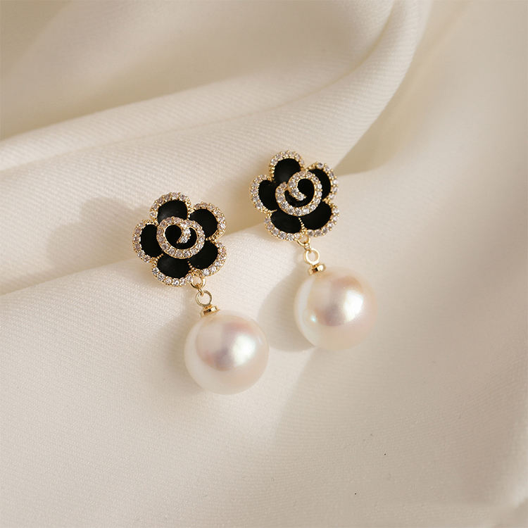 Black-Flower-Pearl-Drop-Earrings 1