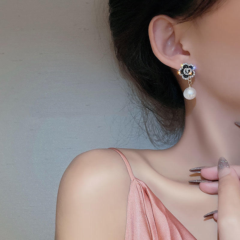 Black-Flower-Pearl-Drop-Earrings 3
