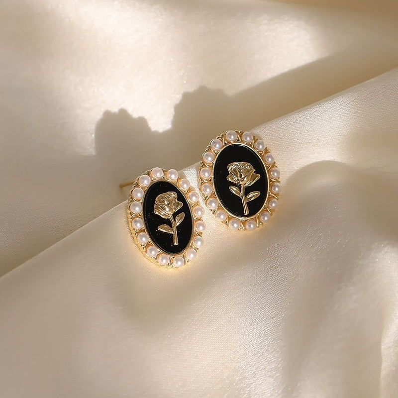 Black-and-Gold-Rose-Earrings 1