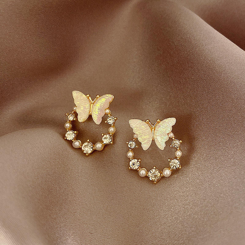 Butterfly-Circle-of-Pearls-Earring 1