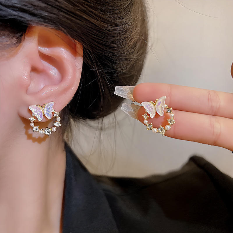 Butterfly-Circle-of-Pearls-Earring 2