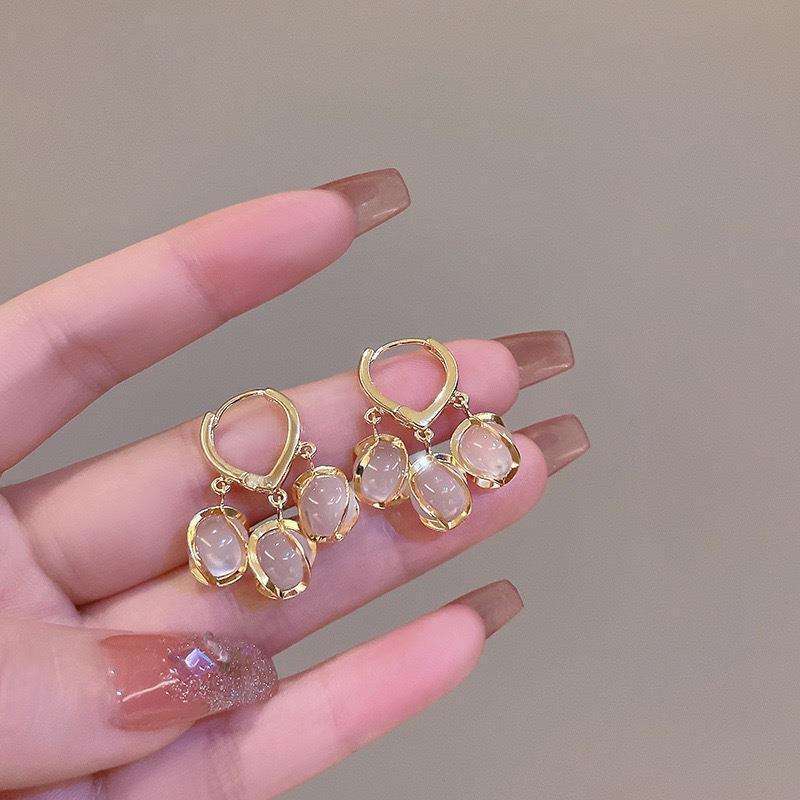 Cat-Eye-Crystal-Drop-Earrings 3