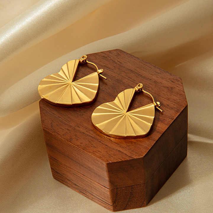 Chic Gold Aura Fan Earrings