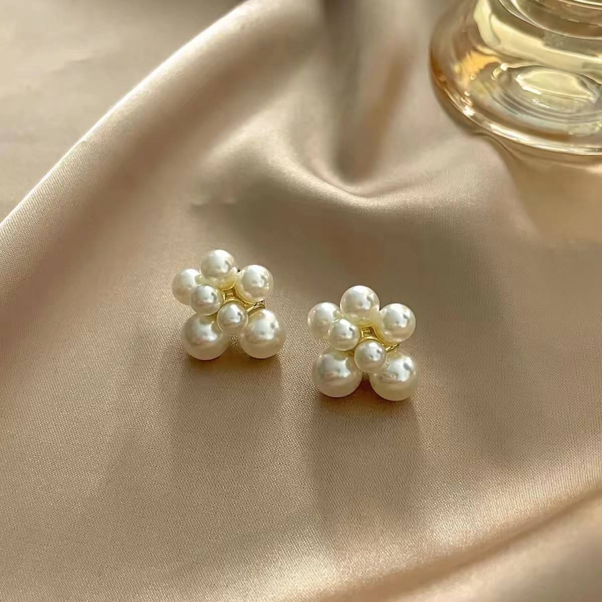Chic-Pearly-Chunk-Earrings 1