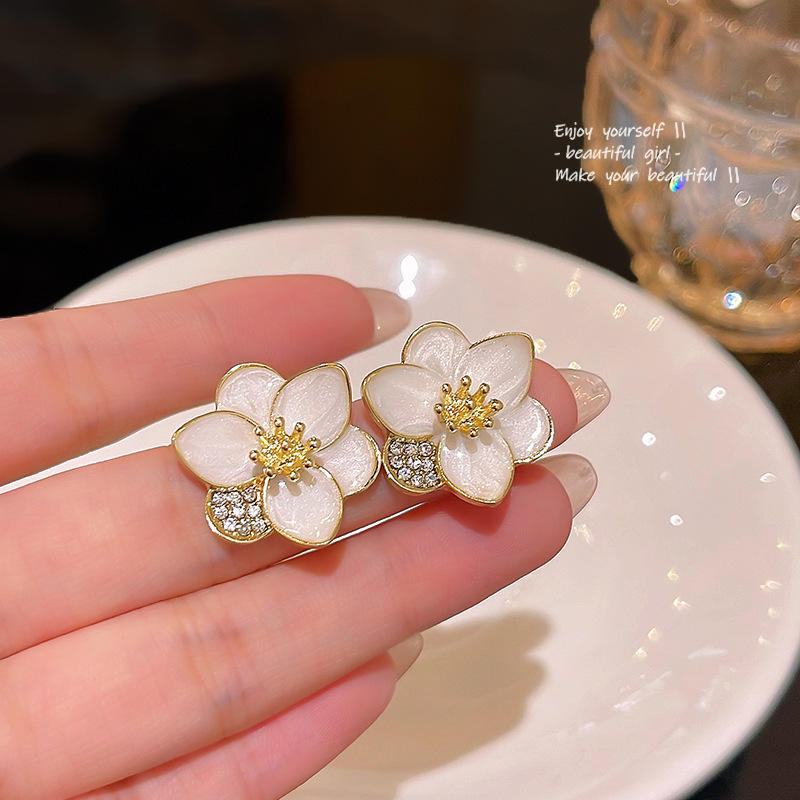 Chunky-Flower-Crystal-Earrings 1