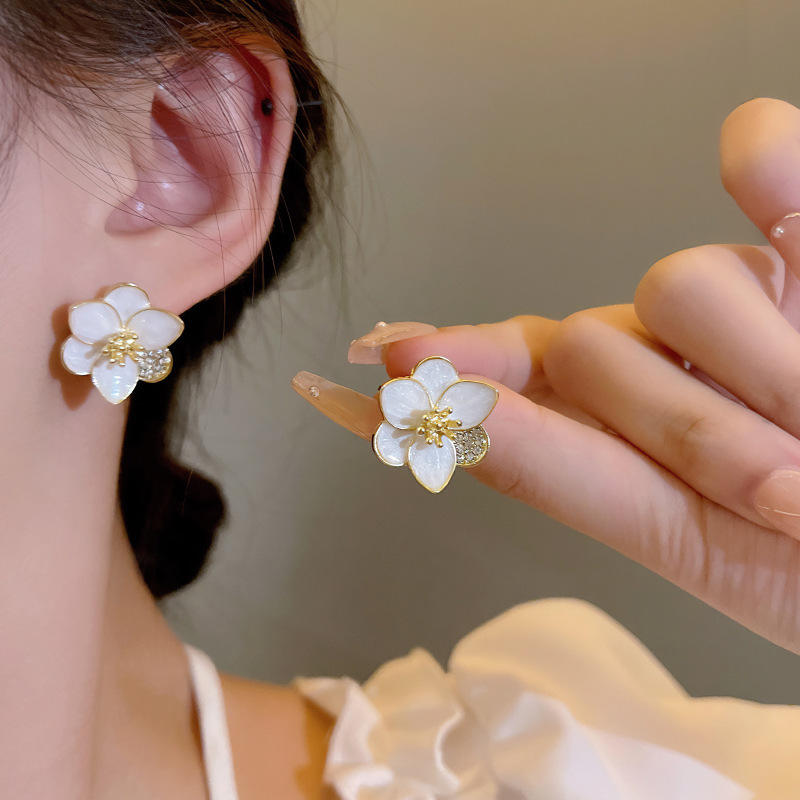 Chunky-Flower-Crystal-Earrings 2