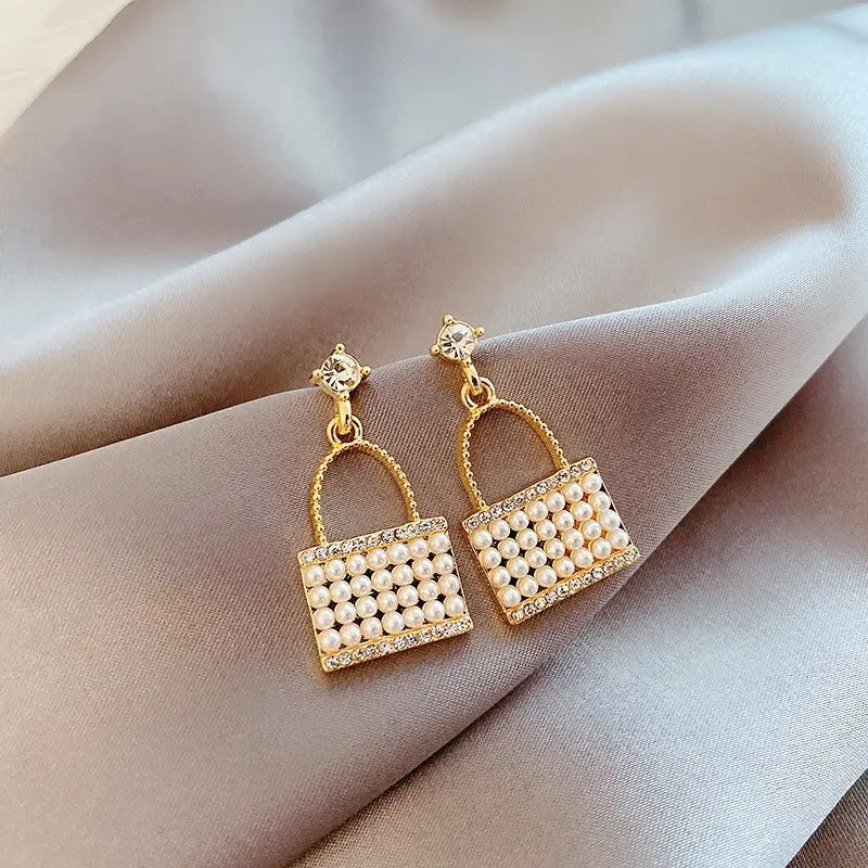 Classy-Pearls-Bag-Earrings 3