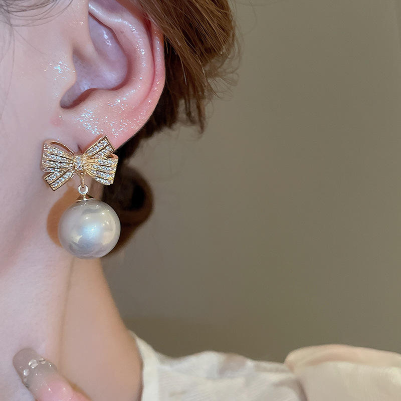 Crystal-Bow-and-Pearl-Earrings 3