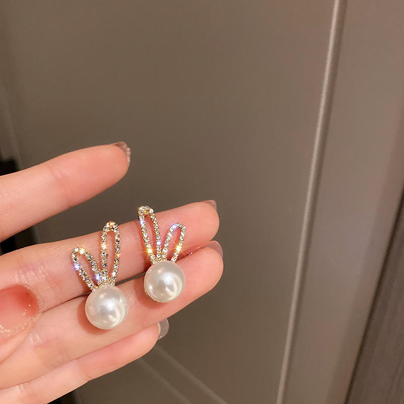 Crystal-Bunny-Pearl-Earrings 3