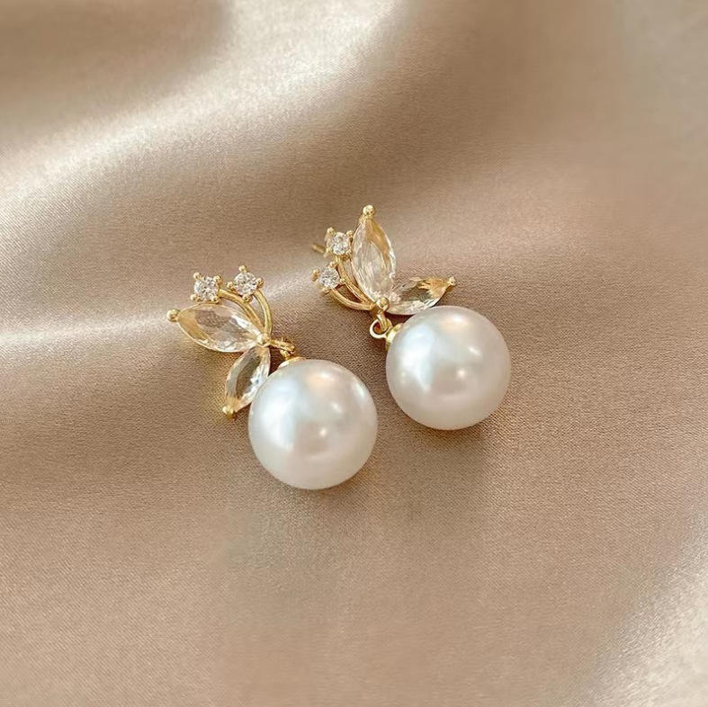 Crystal-Butterfly-Pearl-Earrings 1
