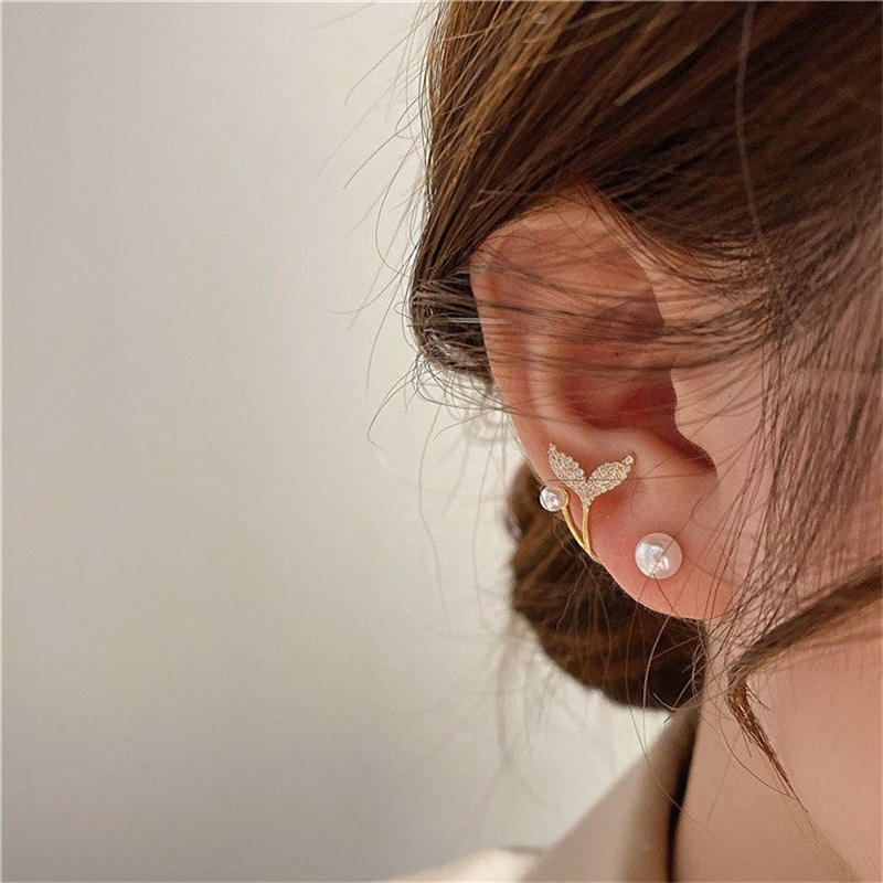 Crystal-Fishtail-Pearl-Earrings 2