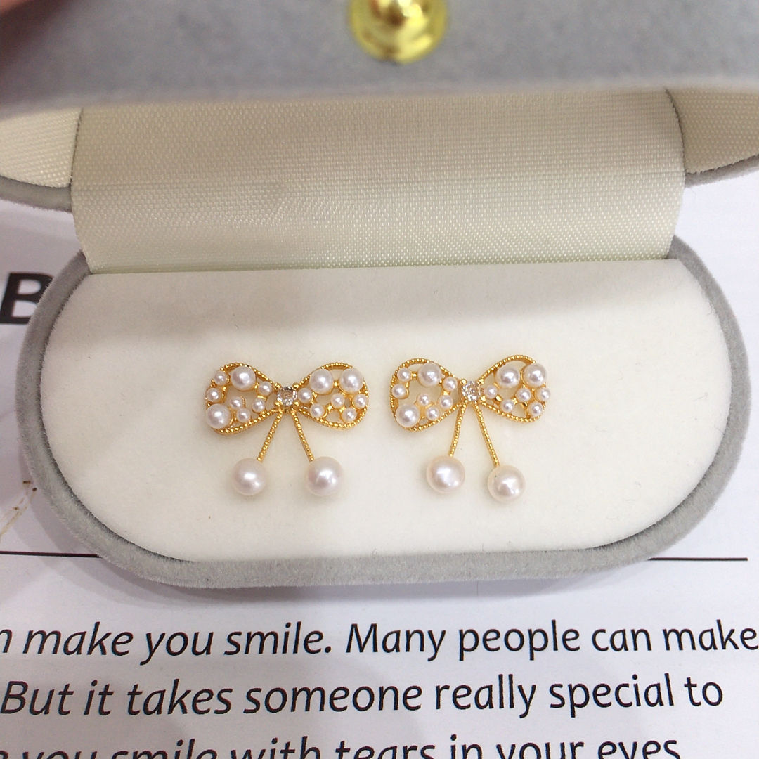 Cute-Pearly-Bowknot-Earrings 2