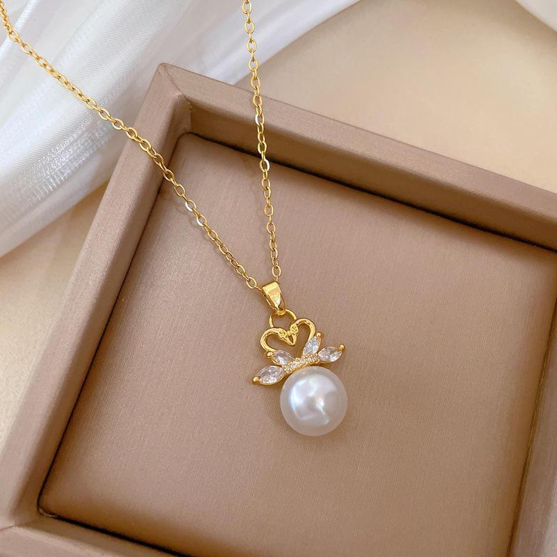 Dancing Swans Pearl Necklace 2 