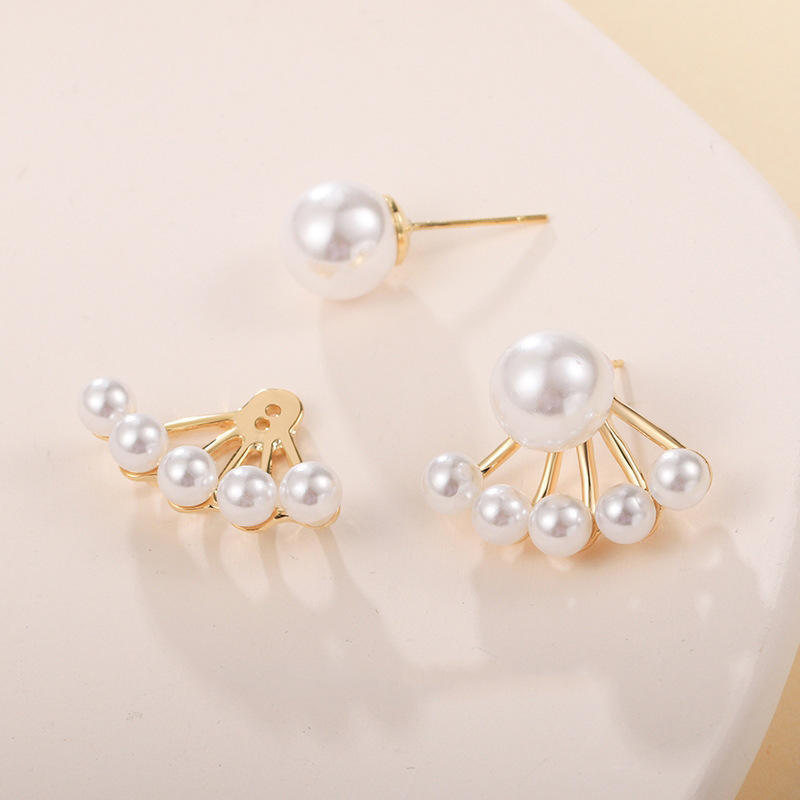Fan-Shaped-Pearls-Earrings 3