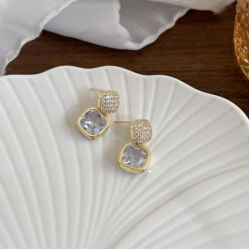 Fantasy-Crystal-Party-Earrings 3