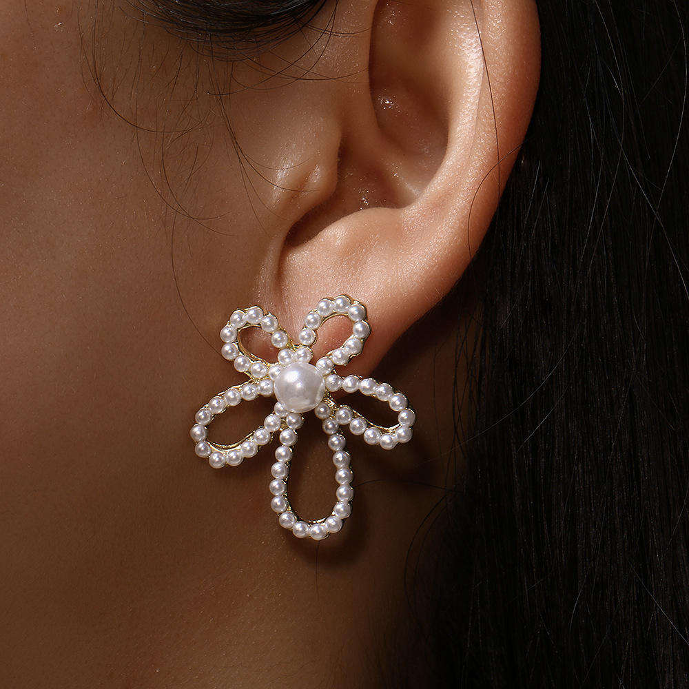 Flower-of-Pearls-Earrings 2