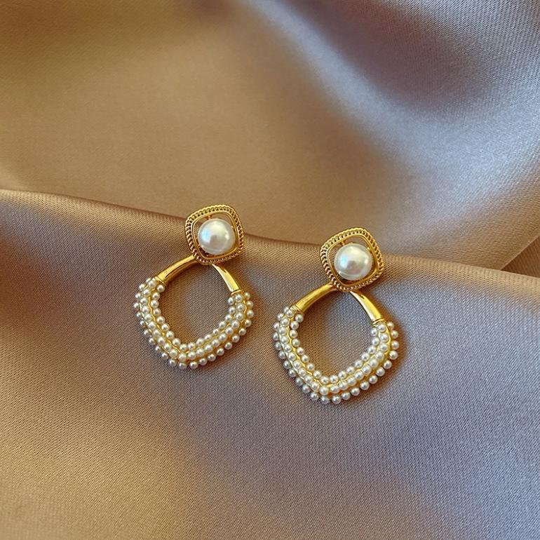 Geometric-Pearl-Dangle-Earrings 1