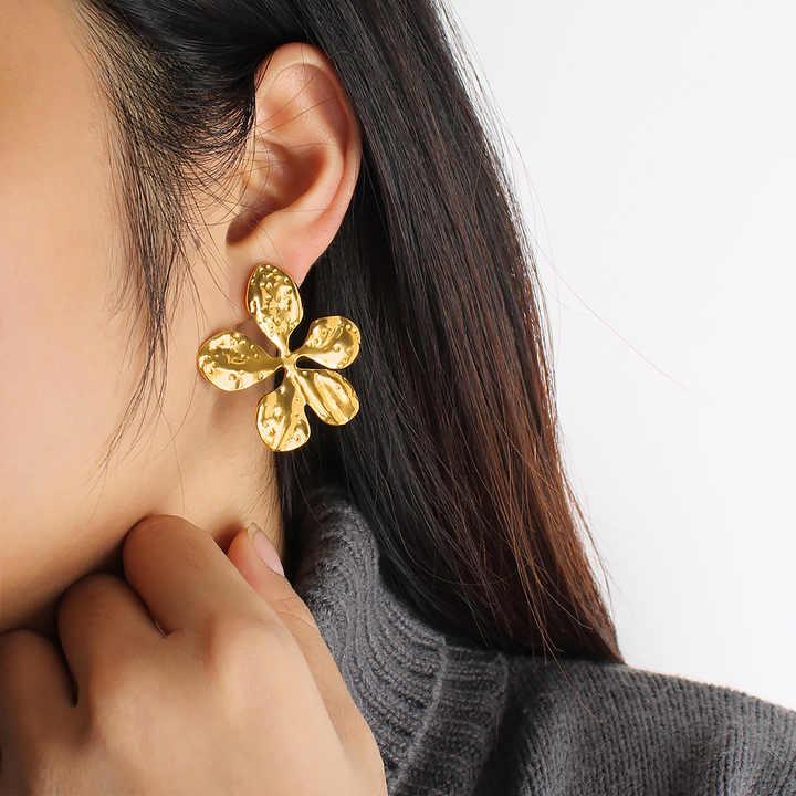 Golden Elegance Flower Earrings