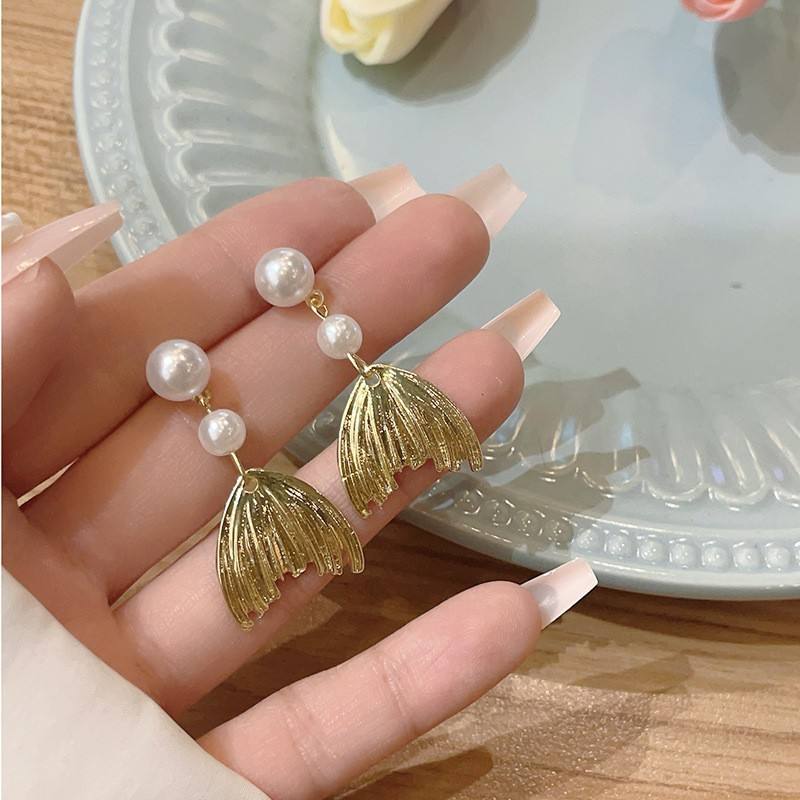 Golden-Fishtail-Dangle-Earrings 3