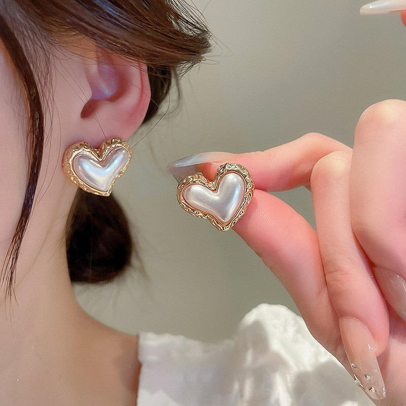 Golden-Pearl-Heart-Earrings 2