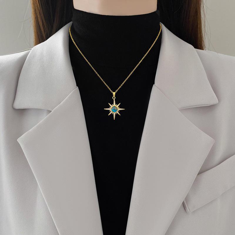 Golden Rise Emerald Necklace 2 