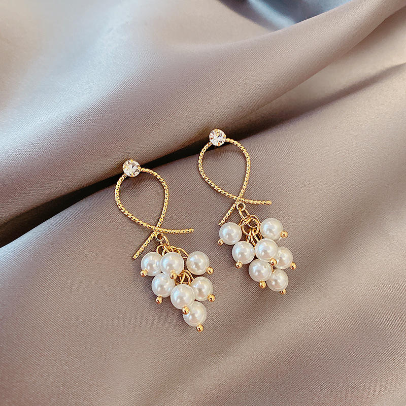 Grape-Cluster-Pearl-Earrings 1