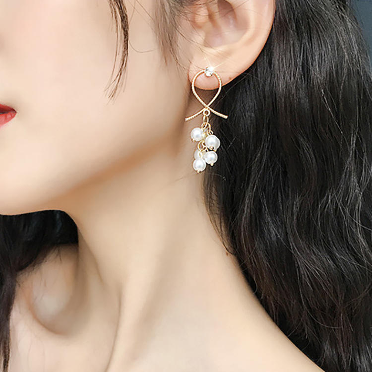 Grape-Cluster-Pearl-Earrings 2