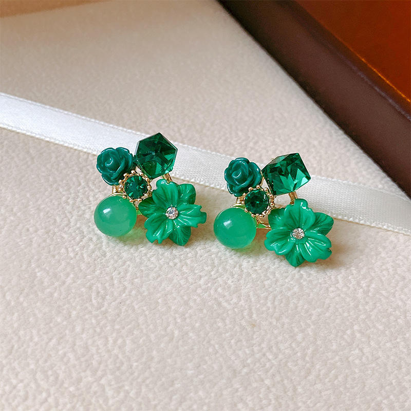 Green-Crystal-Flower-Earrings 1