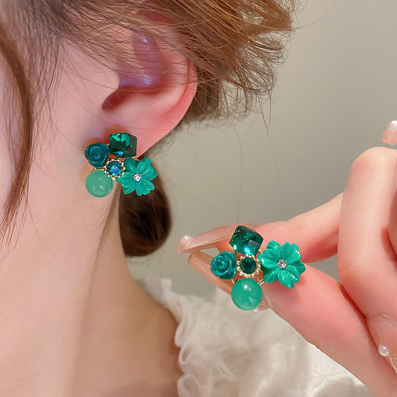 Green-Crystal-Flower-Earrings 2