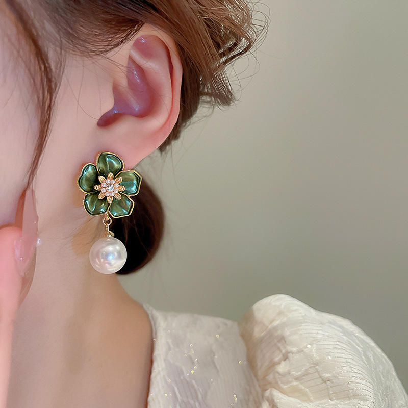 Green-Flower-Pearldrop-Earrings 3
