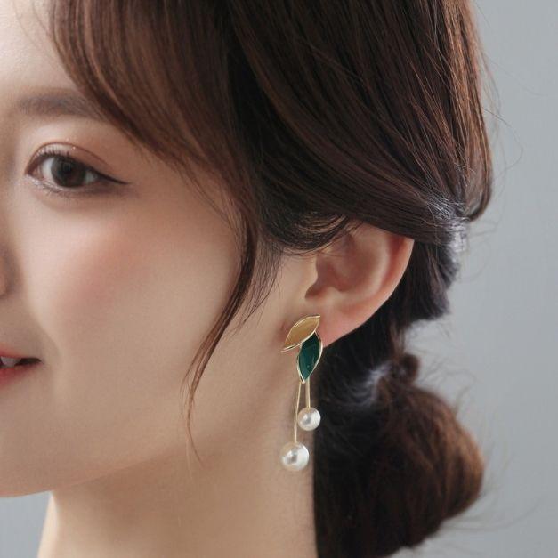 Green-Leaves-Pearl-Drop-Earrings 2