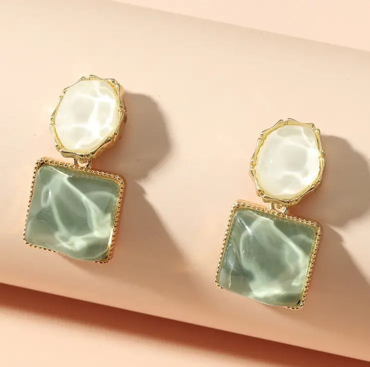 Green-Sparkling-Water-Stone-Earrings 1