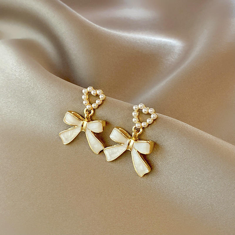 Heart-of-Pearls-Bowknot-Earrings 1