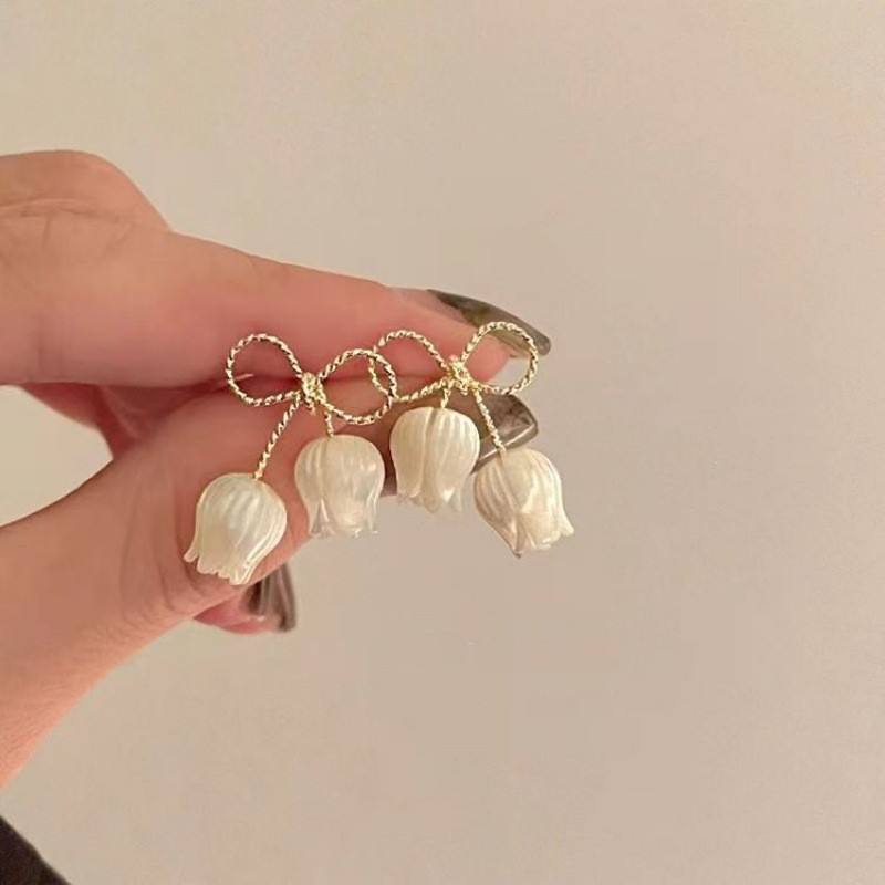 Knotted-Double-Tulip-Earrings- 1