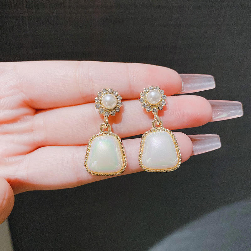 Old-Money-Pearl-Drop-Earrings 1