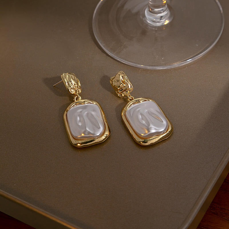 Old-Money-Pearl-Earrings 1